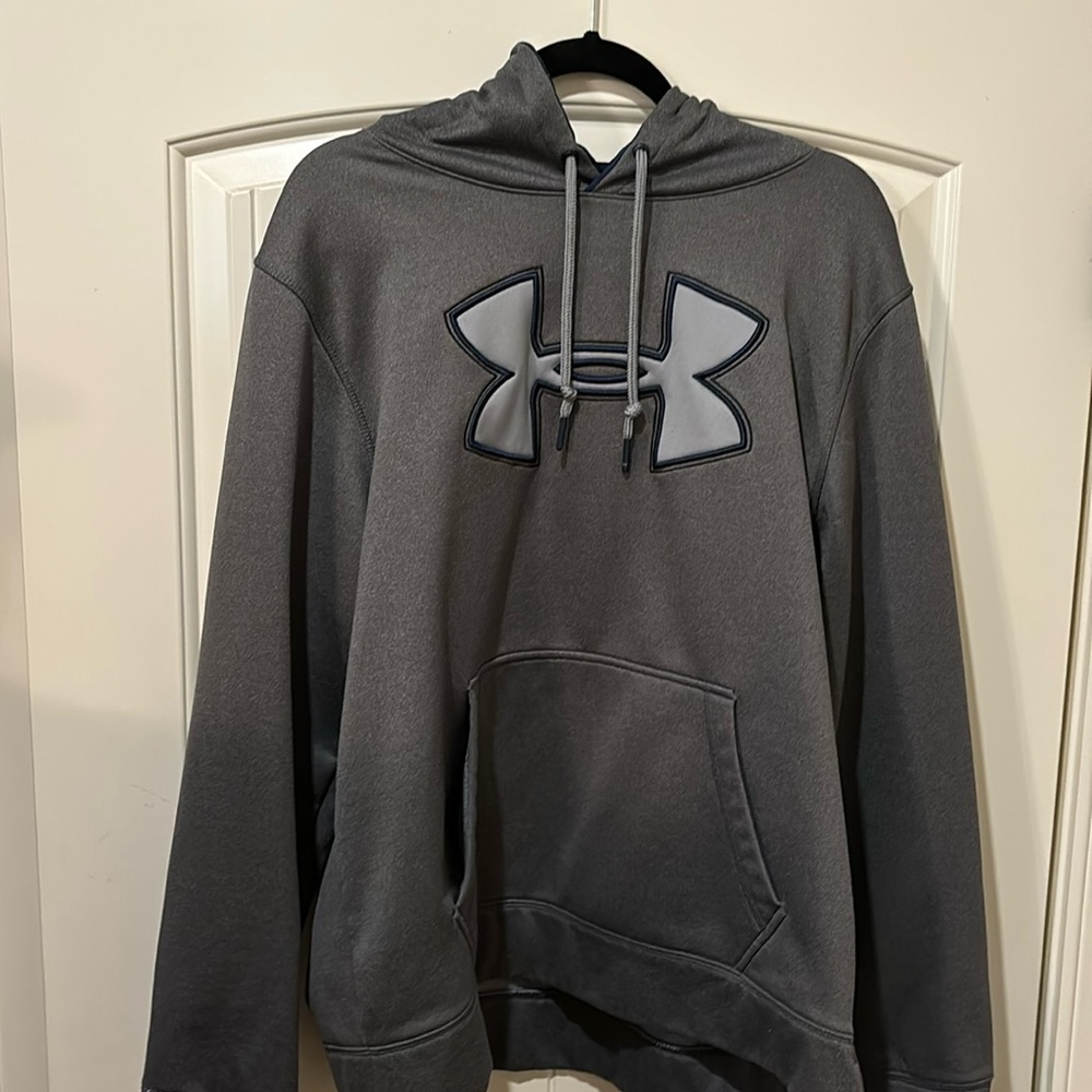 Under Armour men’s long sleeve Hoodie Size Large